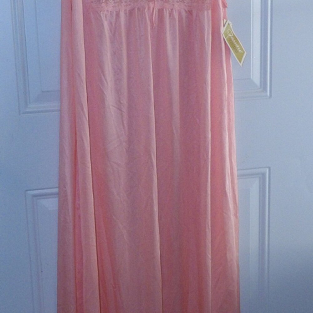 Vintage 60s GOSSARD ARTEMIS Nightgown - Picture 2 of 11